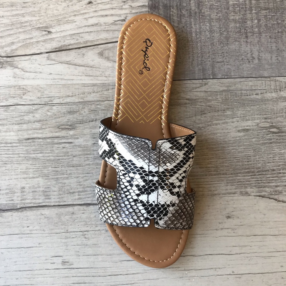 🐍 Python print slip on sandals 🐍 - Picture 3 of 6